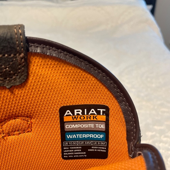 Men’s Ariat Carbon Toe Waterproof Leather Work Boot - Picture 6 of 9